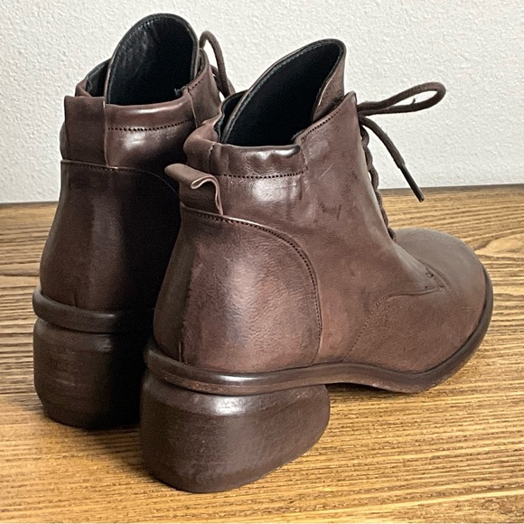 P Monjo Brown Leather Lace Up Ankle Boots, New in Box - Picture 6 of 9
